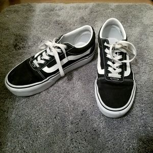 Van's Classic Platforms 6.5 (US) Female